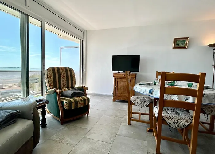 Appt avec vue EXCEPTIONNELLE sur la baie + garage