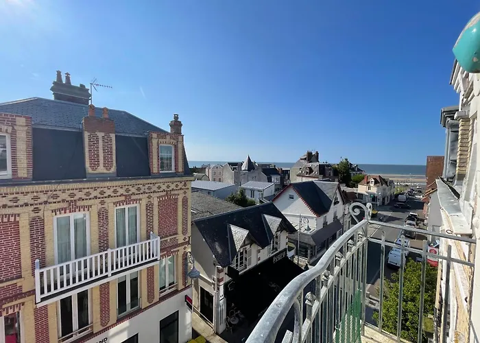 Appartement avec Balcon - Vue mer - 100m de la plage - Hypercentre - 55m2