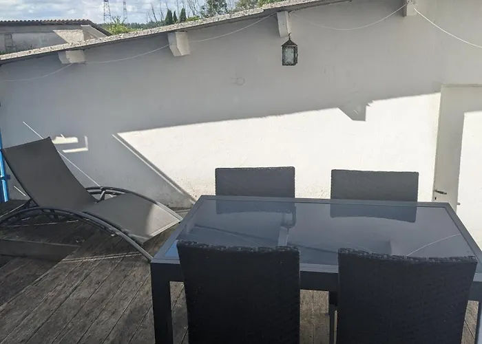 Chambre privée avec salle de bain dans la Maison Noble de la Taule du Luc
