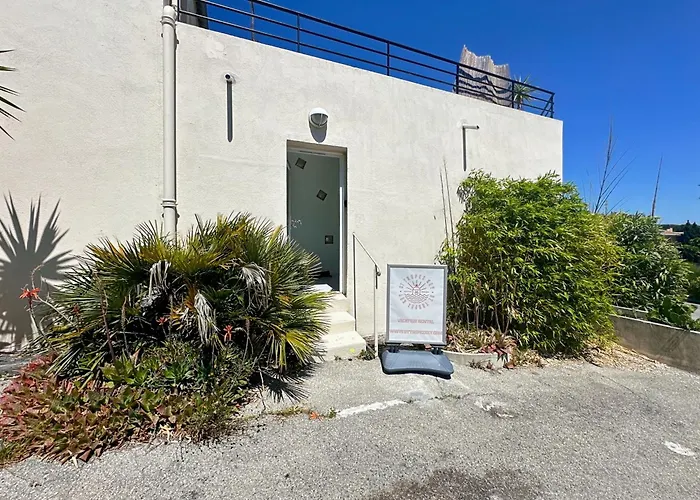 Appartement spacieux et moderne avec un extérieur