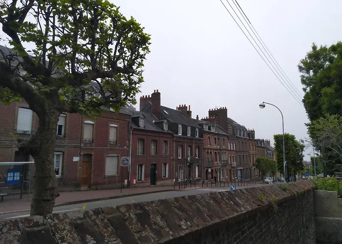 Le Domaine Des Roches, Auberge Collective