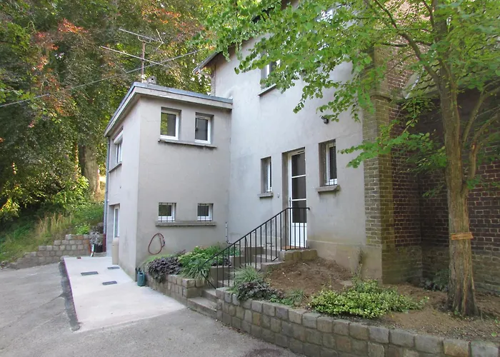 Le Domaine Des Roches, Auberge Collective