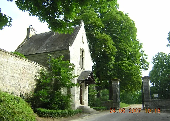 Aux grilles du Château de Saint-Aignan, à 2km de Beauval, les maisons de Sidonie et Léonard