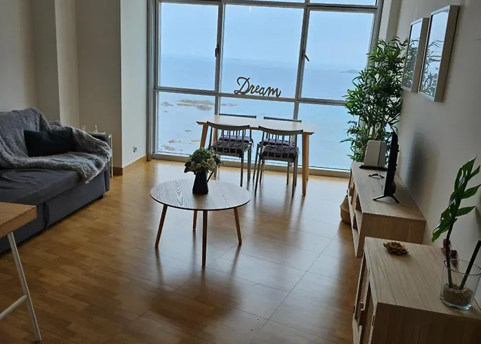 Vivienda Con Increibles Vistas A La Playa De Riazor