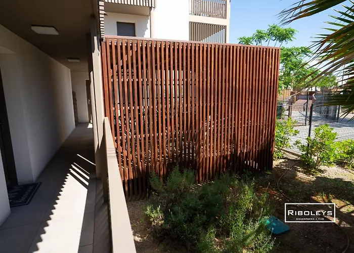 T2 climatisé avec WIFI et piscine