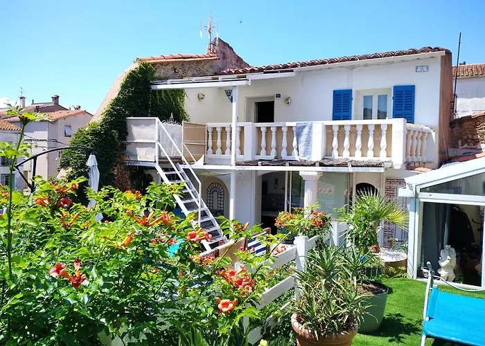 appartement centre ville du Boulou pour 2 adultes-2 enfants- check in 16h 18h-juillet-aout reservation de 7 jours mini