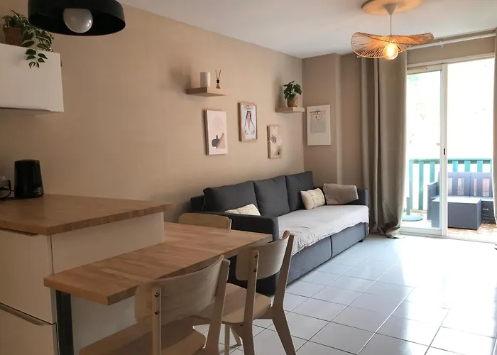 Appart 34 M2 - 300M De La Plage - 4 Pers - Piscine - Parking Prive