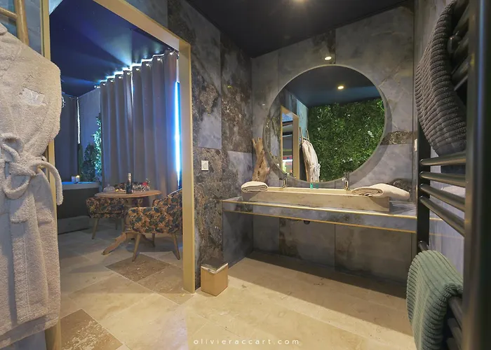 Hôtel Jacuzzi: Chambres d'hôtes La Mascrabiere BED&SPA