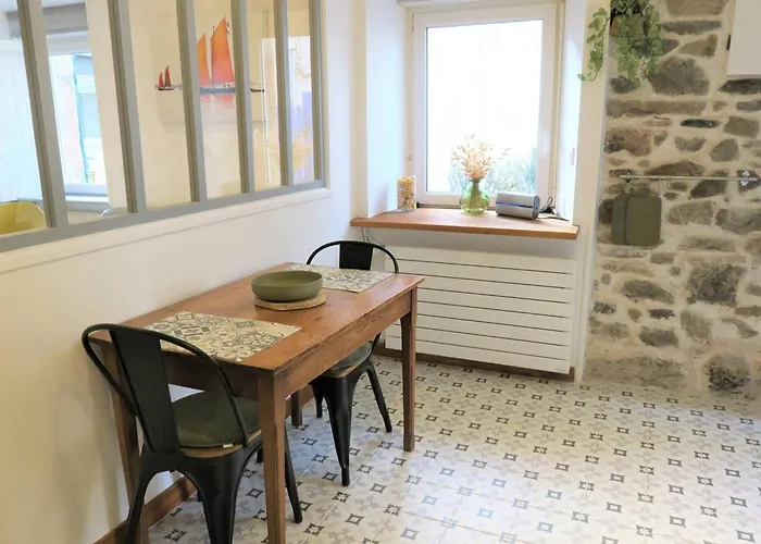 Maison bretonne de charme rénovée, WiFi gratuit, à 200m du centre de Perros-Guirec, plages à 800m - FR-1-368-249