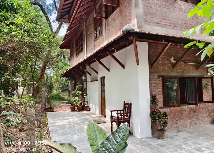Isai Ambalam guest house