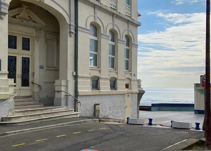 Appartement sur digue proche de la plage avec wifi