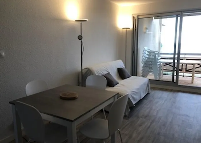 Appartement Renove 2 Chambres, Balcon, Parking - Soulac-Sur-Mer - Fr-1-648-3