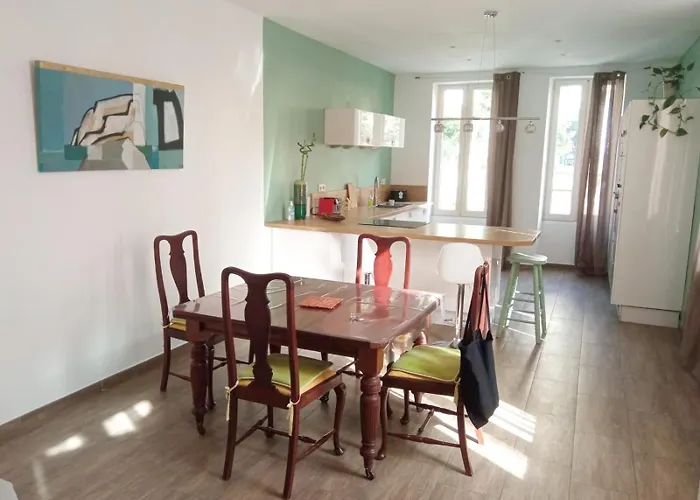 90M2 Outstanding Appartement In Downtown