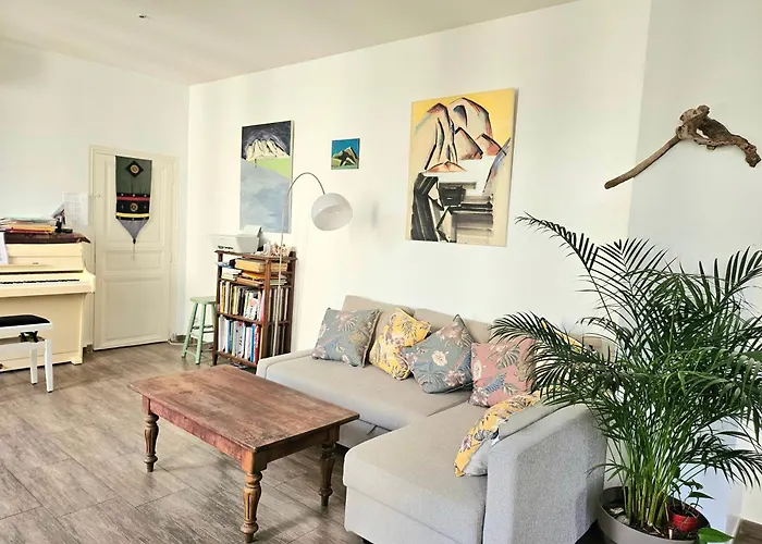 90M2 Outstanding Appartement In Downtown