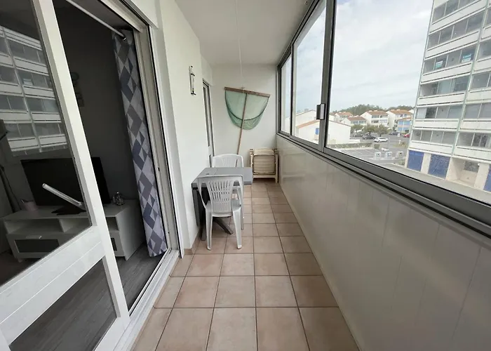 Charmant Appartement Avec Parking, A 50M De La Plage - Fr-1-324A-25