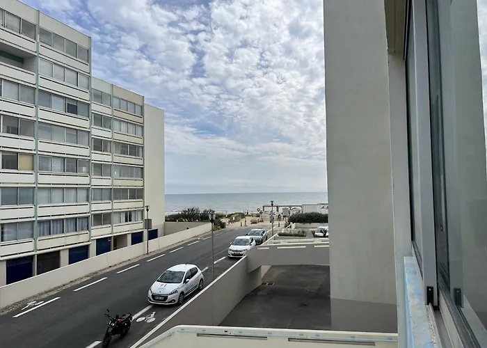 Charmant Appartement Avec Parking, A 50M De La Plage - Fr-1-324A-25