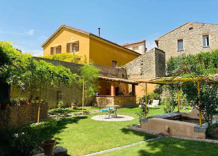 Les Arcades Le Lion D'or