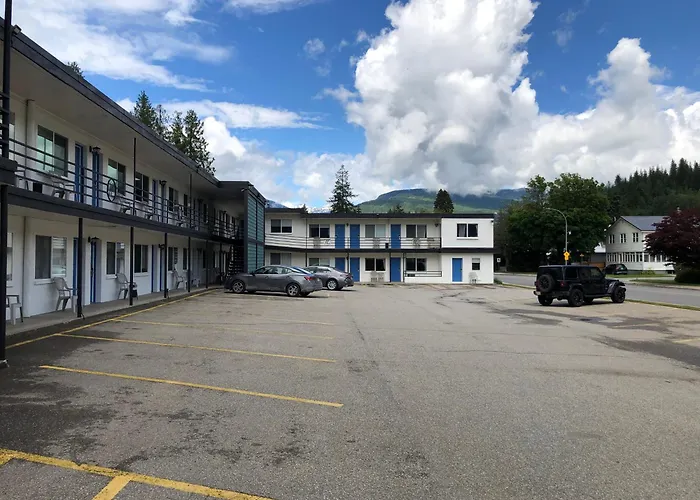 Motel: Revelstoke Lodge