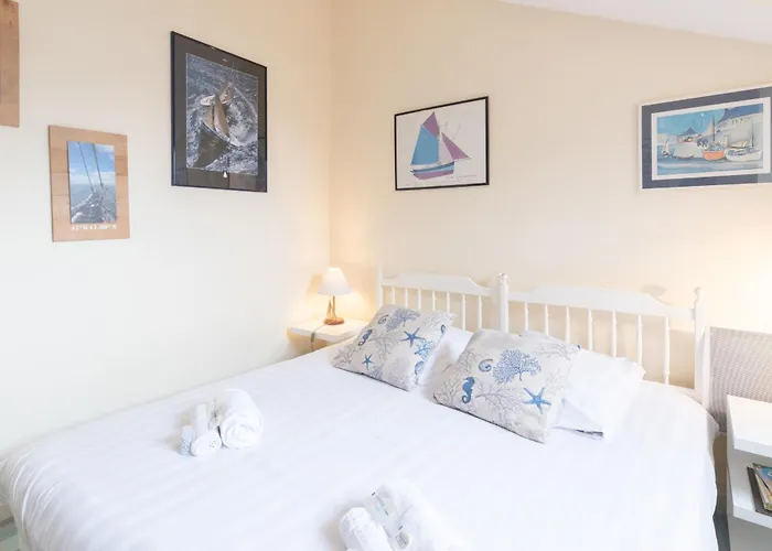 Appartement Dans Residence Avec Balcon Vue Sur Mer