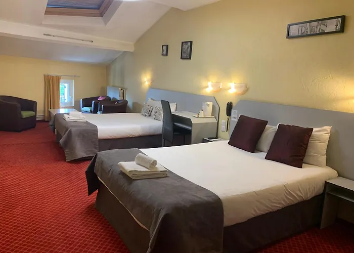 Brit Hotel Bleu Nuit