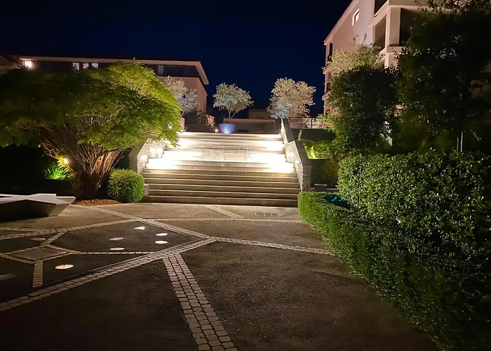 Exclusive Resort Apartments With Parking , Gym And Sauna