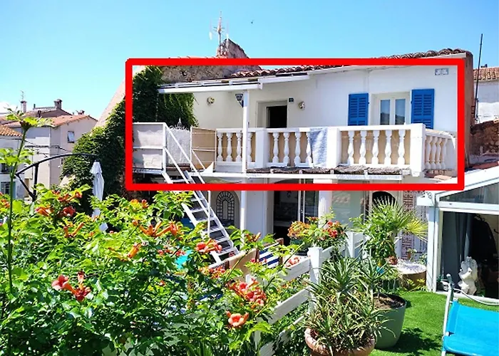 appartement centre ville du Boulou pour 2 adultes-2 enfants- check in 16h 18h-juillet-aout reservation de 7 jours mini