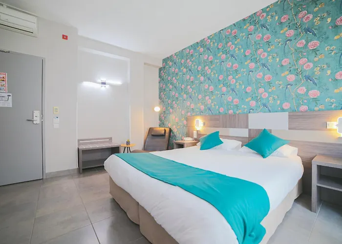 Holidays & Work Hotel