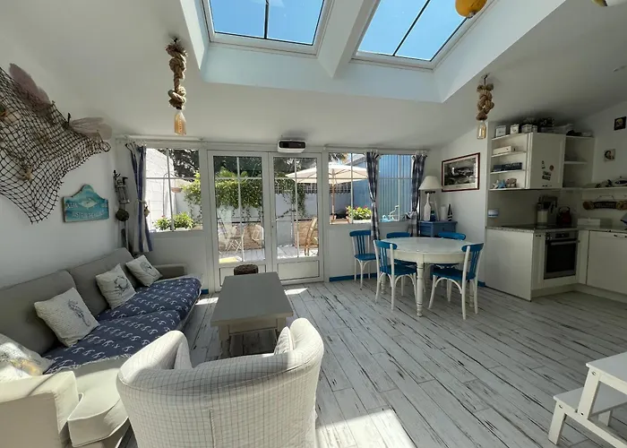 Petite Maison De Vacance Tres Proches De La Mer