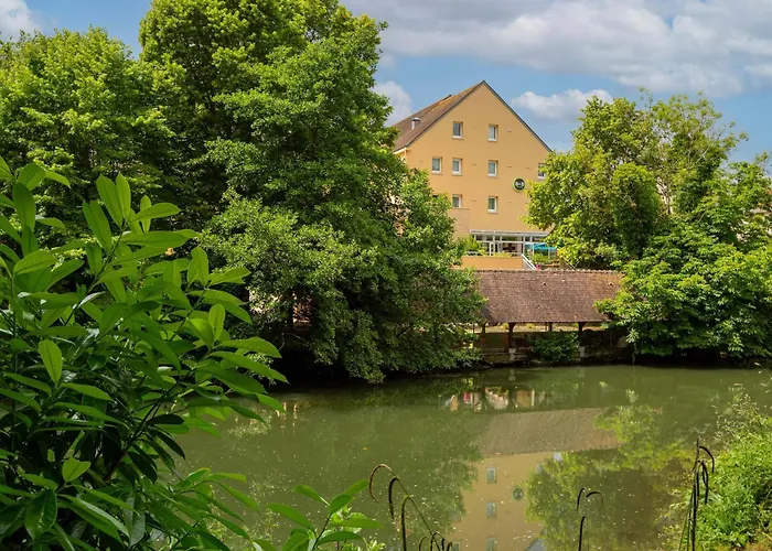 B&B HOTEL Chartres Centre Cathédrale
