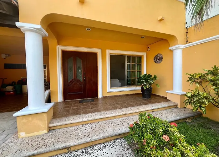 B&B: Cancun-Soho