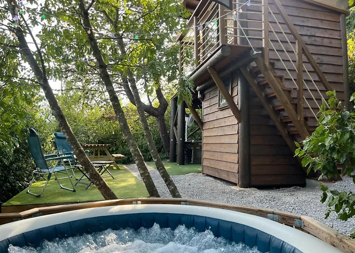 Les lucioles cabane chalet avec Jacuzzi privatif