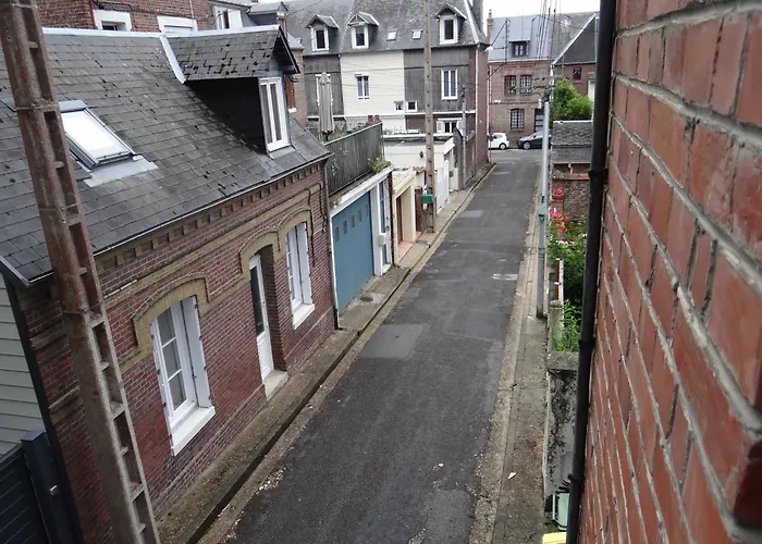 Appartement Lumineux Au Centre De Dieppe, Calme Et Confortable