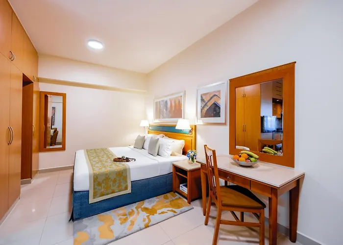 Golden Sands Apartments
