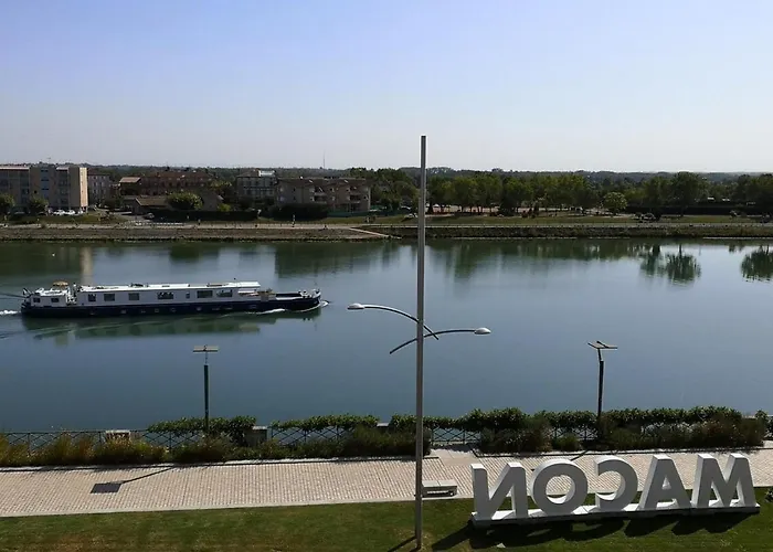 Riverside Lamartine Mcon 2 Bedroom Appartment