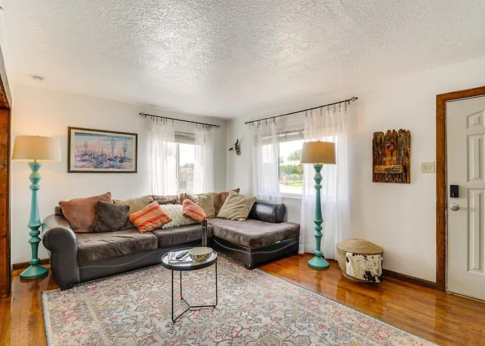 Family-Friendly Albuquerque Home Near Rio Grande!