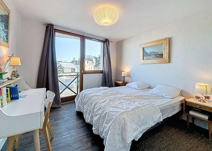Appartement lumineux avec ascenseur, balcon et wifi gratuit à Granville - FR-1-361-123