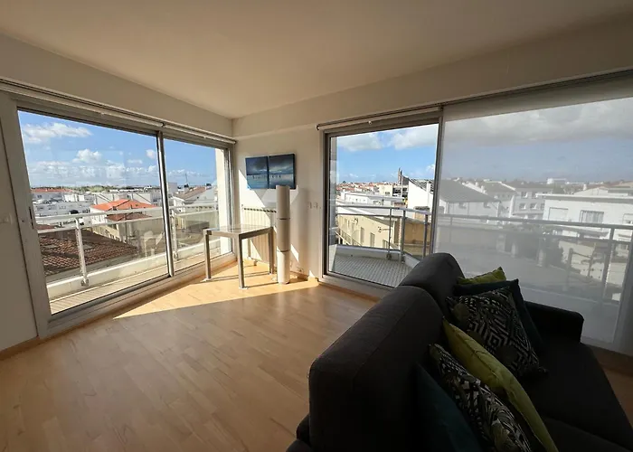 Appt 4 pers, centre-ville tout à pieds, plage 300m, aperçu mer, très calme parking privé, possibilité garage et location vélos électriques