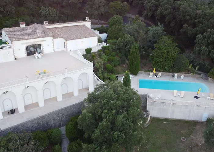Luxueux Appartement Avec Piscine Vue Feerique Sur La Baie De Cannes Calme