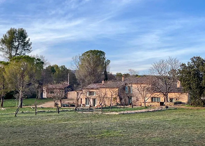 charmant appartement indépendant au sein d'un mas provençal