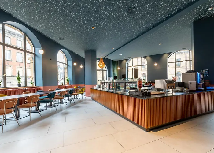 Hotel pres du College: La Brasserie Hostel