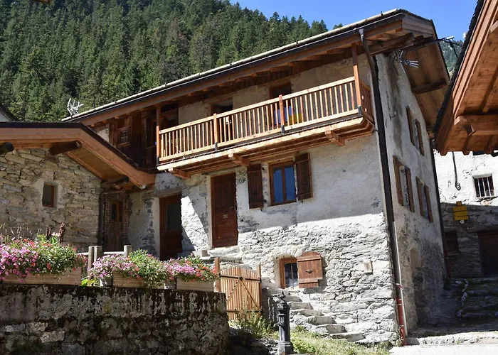 Charmante Maison de Village Rénovée - Près de Pralognan-La-Vanoise, 10 Pers, 3 Niveaux, Balcon Sud - FR-1-464-203