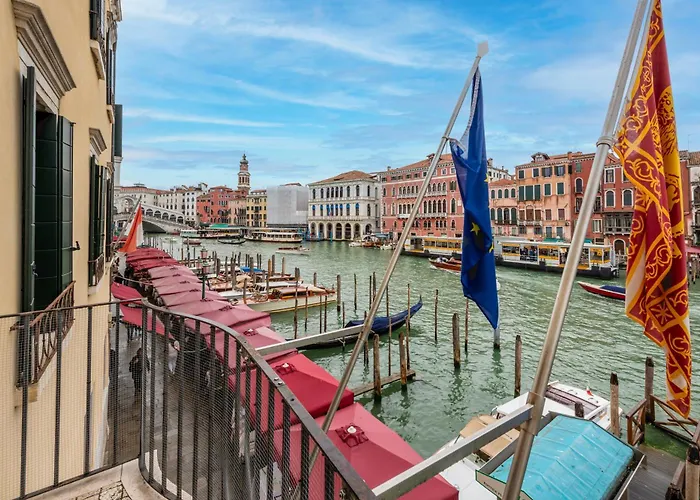 Hôtel pour familles: H10 Palazzo Canova