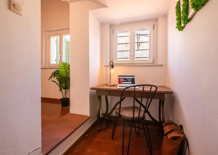 Lh - The Rose Apartment - Tower View
