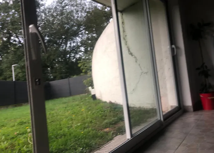 Appartement Donnant Sur Jardin Avec Terrasse.