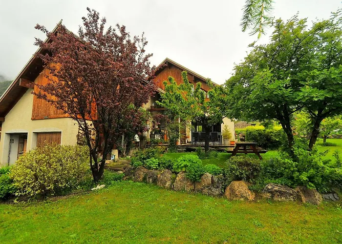 Le Pied Des Thures - Family Chalet To Host Memorable Moments!