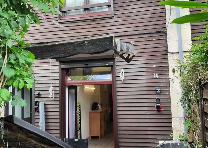 Duplex14h 1er étage jardinet 1 parking ou studio14B rdc terrasse sans parking