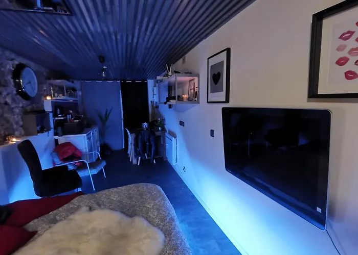 Hotel pres du College: Sweet Loft Grenoble-Love Room avec jacuzzi&sauna