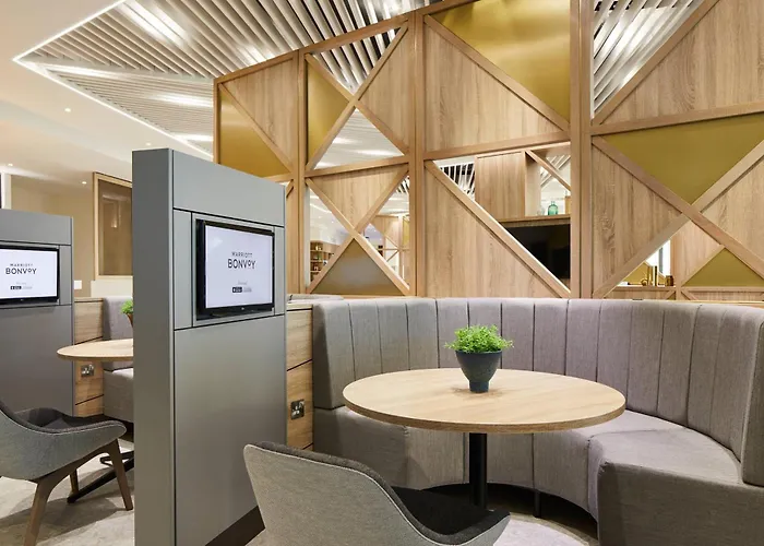 Courtyard By Marriott City Airport