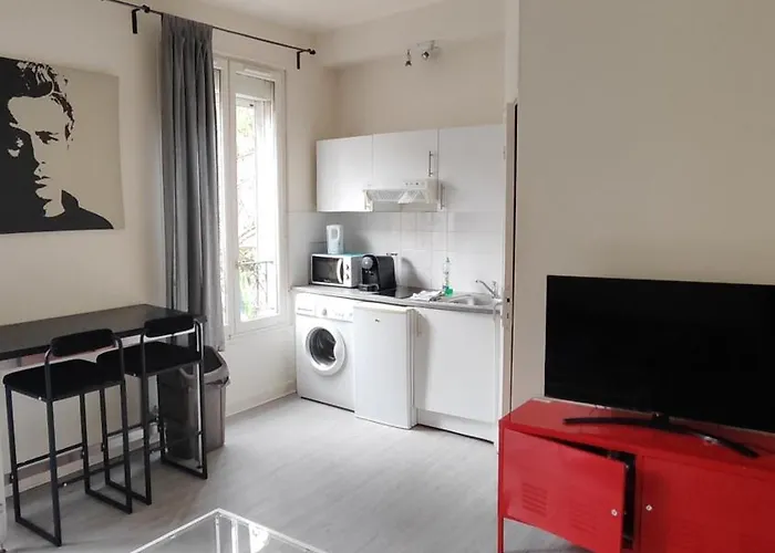 Charming Parisian Studio!