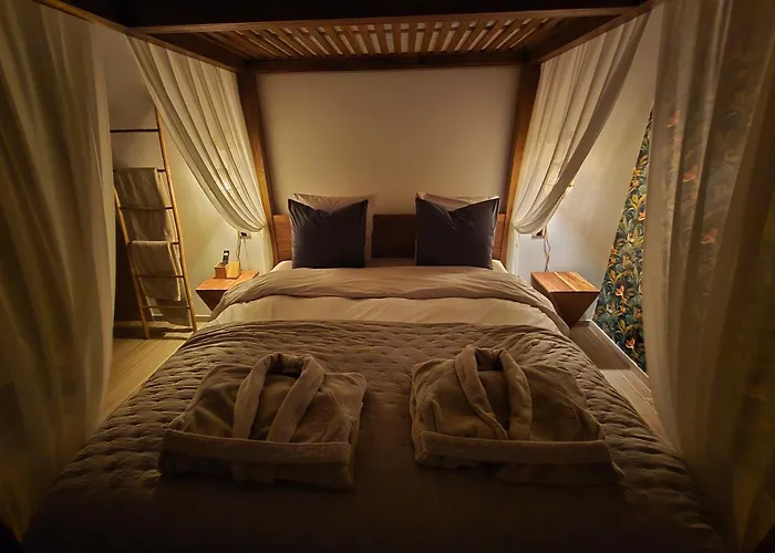 Hôtel Jacuzzi: Le Cocoon - Jacuzzi, Sauna et Piscine privée